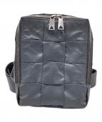 BOTTEGA VENETAボッテガベネタ）の古着「カセット スリングバッグ」｜グレー