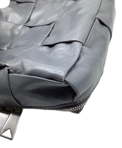 BOTTEGA VENETA（ボッテガベネタ）BOTTEGA VENETA (ボッテガベネタ) カセット スリングバッグ グレーの古着・服飾アイテム