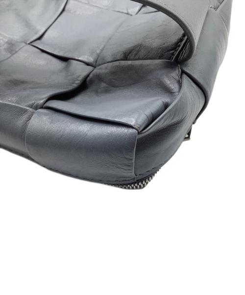 BOTTEGA VENETA（ボッテガベネタ）BOTTEGA VENETA (ボッテガベネタ) カセット スリングバッグ グレーの古着・服飾アイテム