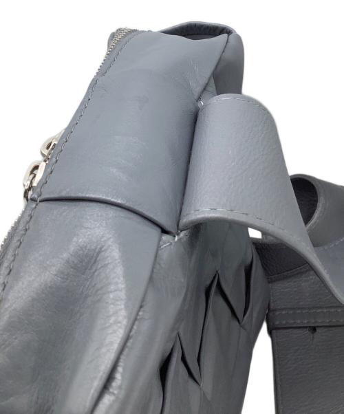 BOTTEGA VENETA（ボッテガベネタ）BOTTEGA VENETA (ボッテガベネタ) カセット スリングバッグ グレーの古着・服飾アイテム