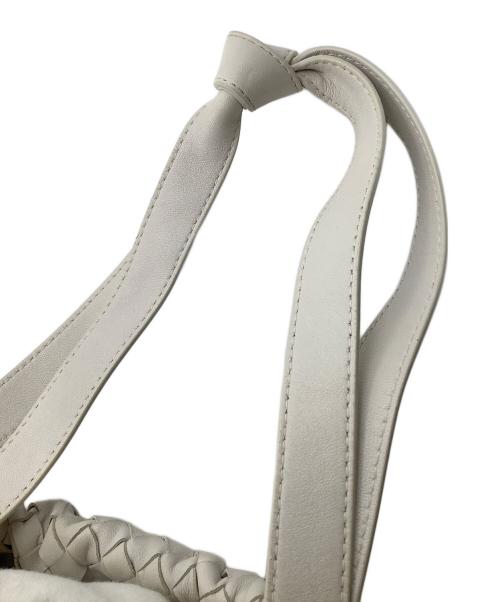 BOTTEGA VENETA（ボッテガベネタ）BOTTEGA VENETA (ボッテガベネタ) ハンドバッグ ホワイトの古着・服飾アイテム