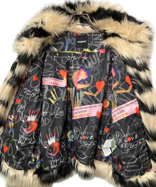 Desigual（デシグアル）Desigual (デシグアル) ファージャケット ホワイト×ブラック サイズ:1の古着・服飾アイテム