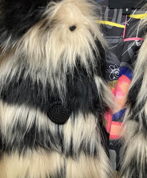 Desigual（デシグアル）Desigual (デシグアル) ファージャケット ホワイト×ブラック サイズ:1の古着・服飾アイテム