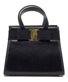 Salvatore Ferragamo（サルヴァトーレ フェラガモ）の古着「ヴァラリボン　ハンドバッグ」