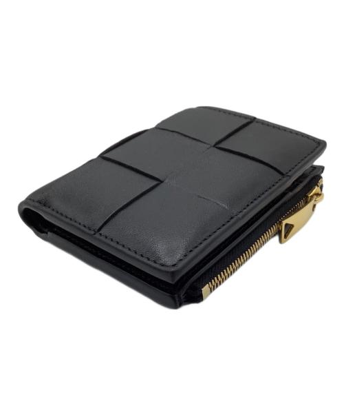 BOTTEGA VENETA（ボッテガベネタ）BOTTEGA VENETA (ボッテガベネタ) カセットスモール2つ折りウォレット 2つ折り財布 ブラックの古着・服飾アイテム