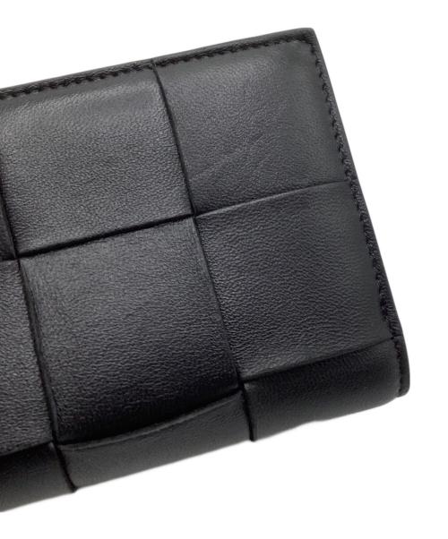 BOTTEGA VENETA（ボッテガベネタ）BOTTEGA VENETA (ボッテガベネタ) カセットスモール2つ折りウォレット 2つ折り財布 ブラックの古着・服飾アイテム
