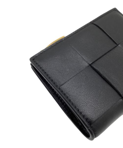 BOTTEGA VENETA（ボッテガベネタ）BOTTEGA VENETA (ボッテガベネタ) カセットスモール2つ折りウォレット 2つ折り財布 ブラックの古着・服飾アイテム