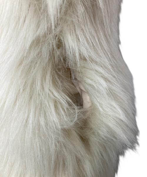 BIRTHDAY BASH（バースデーバッシュ）BIRTHDAY BASH (バースデーバッシュ) ファーベスト ホワイト サイズ:不明の古着・服飾アイテム