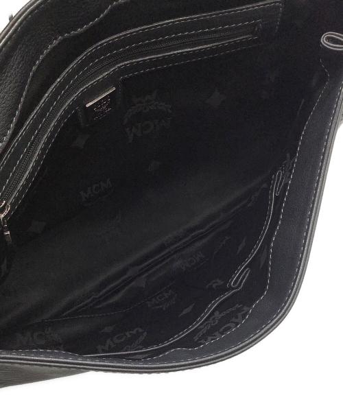 MCM（エムシーエム）MCM (エムシーエム) メッセンジャーバッグ ブラックの古着・服飾アイテム