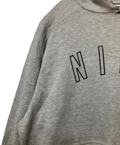 NIKE（ナイキ）NIKE (ナイキ) プルオーバーパーカー グレー サイズ:Lの古着・服飾アイテム