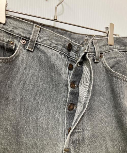 LEVI'S（リーバイス）LEVI'S (リーバイス) デニムパンツ グレー サイズ:W32の古着・服飾アイテム