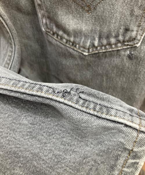 LEVI'S（リーバイス）LEVI'S (リーバイス) デニムパンツ グレー サイズ:W32の古着・服飾アイテム
