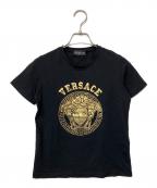 VERSACEヴェルサーチェ）の古着「半袖Tシャツ」｜ブラック×ゴールド