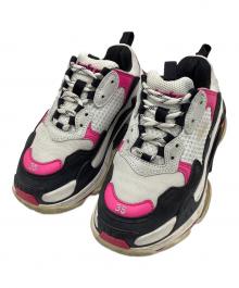 BALENCIAGA（バレンシアガ）の古着「TRIPLE S　スニーカー」｜ブラック×ピンク