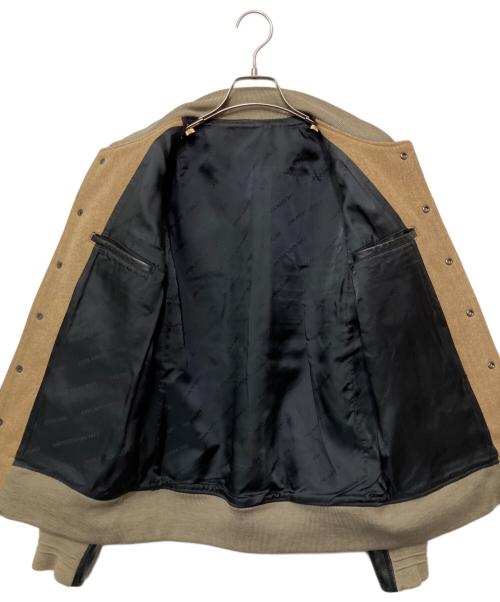 JOHN LAWRENCE SULLIVAN（ジョン ローレンス サリバン）JOHN LAWRENCE SULLIVAN (ジョン ローレンス サリバン) スタジャン ベージュ×ブラック サイズ:36の古着・服飾アイテム