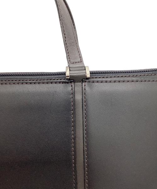 BURBERRY（バーバリー）BURBERRY (バーバリー) ハンドバッグ ブラックの古着・服飾アイテム
