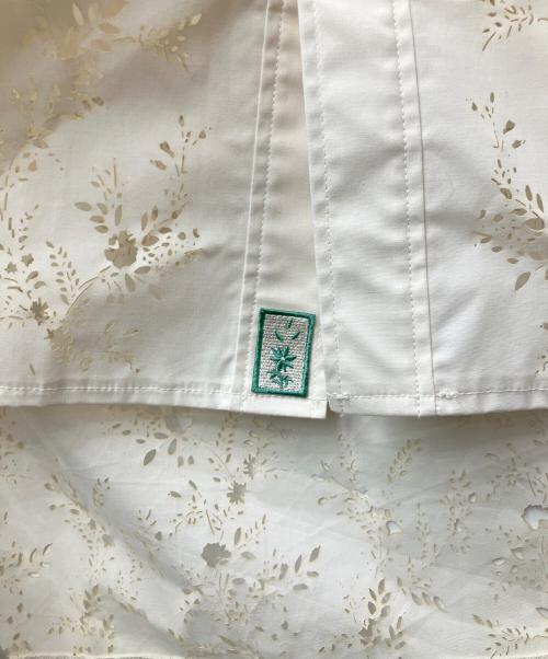 meagratia（メアグラーティア）meagratia (メアグラーティア) laser cut shirt ホワイト サイズ:2の古着・服飾アイテム
