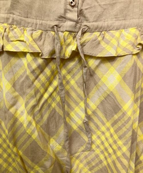 BURBERRY BLUE LABEL（バーバリー ブルー レーベル）BURBERRY BLUE LABEL (バーバリー ブルー レーベル) ノースリーブワンピース ベージュ×イエロー サイズ:38の古着・服飾アイテム