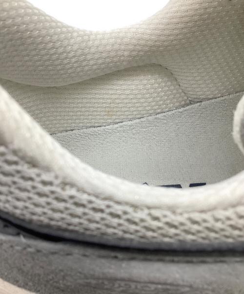 NEW BALANCE（ニューバランス）NEW BALANCE (ニューバランス) スニーカー ライトグレー×ネイビー サイズ:26.5の古着・服飾アイテム