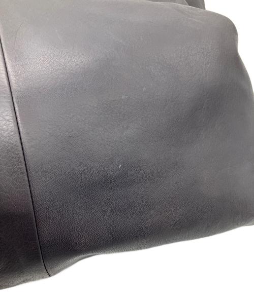 kawa-kawa（カワカワ）kawa-kawa (カワカワ) ボディーバッグ グレーの古着・服飾アイテム