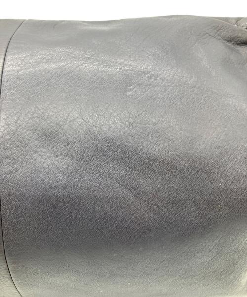 kawa-kawa（カワカワ）kawa-kawa (カワカワ) ボディーバッグ グレーの古着・服飾アイテム