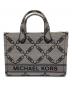 MICHAEL KORS（マイケル・コース）の古着「スモール イースト ウエスト メッセンジャー バッグ」｜グレー×ブラック