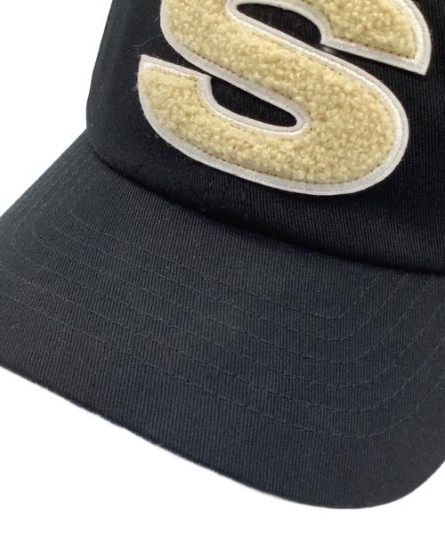 stussy（ステューシー）stussy (ステューシー) CHENILLE S LOW PRO CAP　キャップ ブラック×ベージュ 未使用品の古着・服飾アイテム