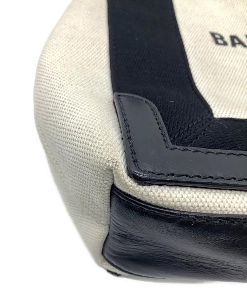 BALENCIAGA（バレンシアガ）BALENCIAGA (バレンシアガ) カバXS ハンドバッグ ホワイト×ブラックの古着・服飾アイテム