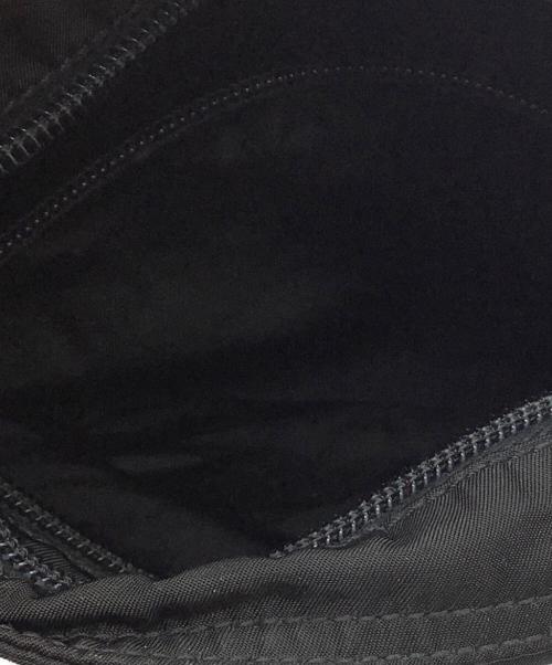 PRADA（プラダ）PRADA (プラダ) ナイロンショルダーバッグ ブラックの古着・服飾アイテム