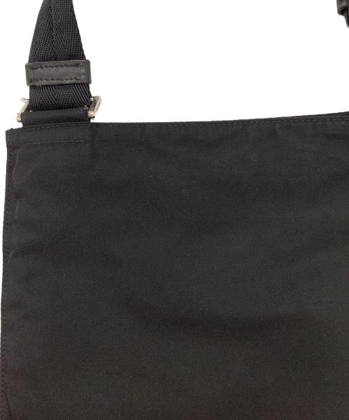 PRADA（プラダ）PRADA (プラダ) ナイロンショルダーバッグ ブラックの古着・服飾アイテム