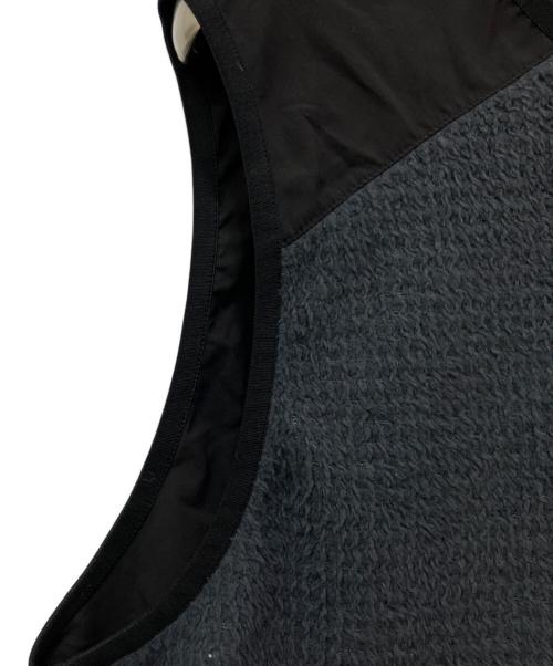 山と道（ヤマトミチ）山と道 (ヤマトミチ) Alpha Vest ブラック×ネイビー サイズ:XLの古着・服飾アイテム