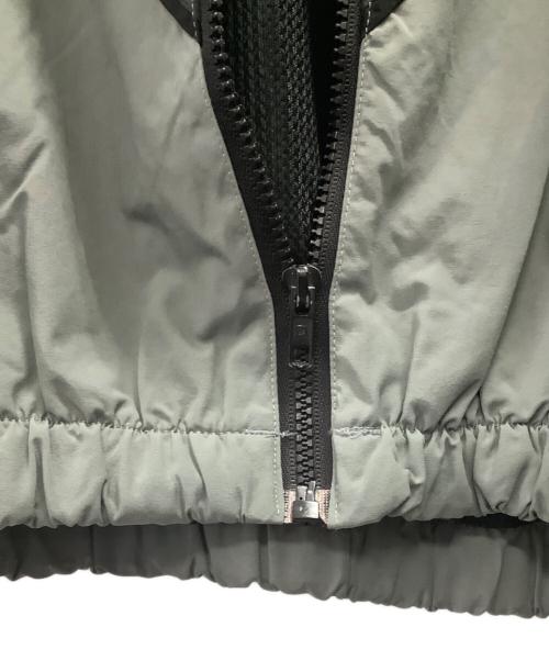 US ARMY（ユーエスアーミー）US ARMY (ユーエスアーミー) TRAINING JACKET グレー×ブラック サイズ:Mの古着・服飾アイテム