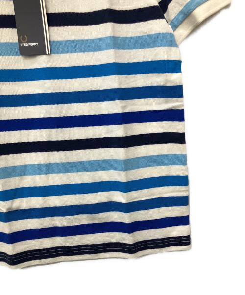 FRED PERRY（フレッドペリー）FRED PERRY (フレッドペリー) ポロシャツ ホワイト×ブルー サイズ:M 未使用品の古着・服飾アイテム
