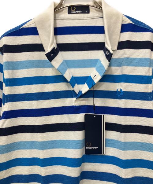 FRED PERRY（フレッドペリー）FRED PERRY (フレッドペリー) ポロシャツ ホワイト×ブルー サイズ:M 未使用品の古着・服飾アイテム