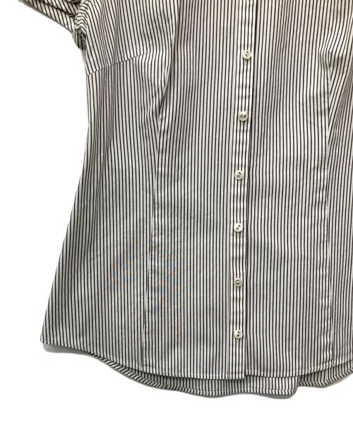 BURBERRY BLUE LABEL（バーバリー ブルー レーベル）BURBERRY BLUE LABEL (バーバリー ブルー レーベル) 半袖シャツ グレー×ブラック サイズ:38の古着・服飾アイテム