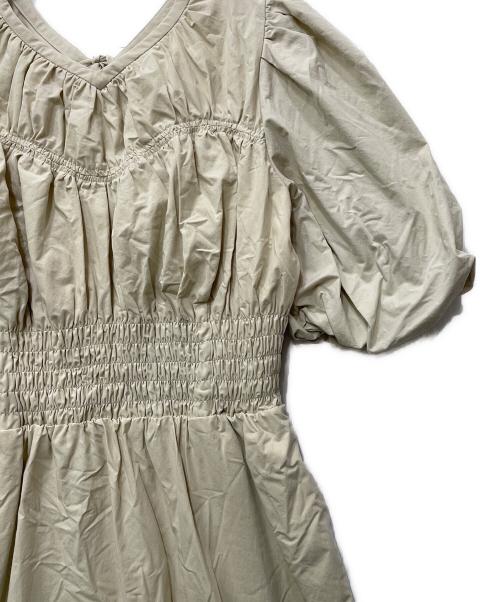 CASA FLINE（カーサフライン）CASA FLINE (カーサフライン) 半袖ワンピース ベージュ サイズ:Fの古着・服飾アイテム