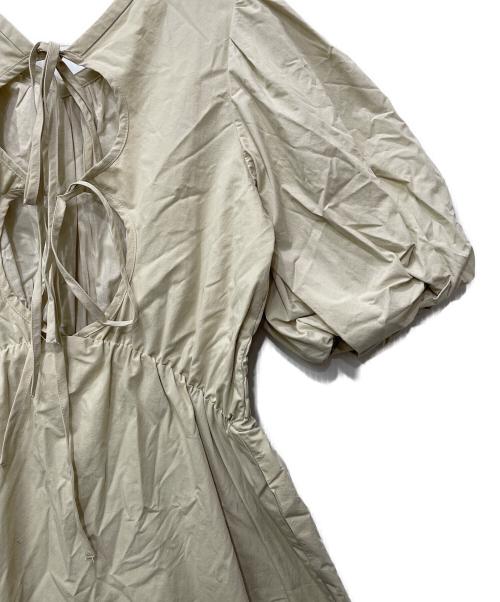 CASA FLINE（カーサフライン）CASA FLINE (カーサフライン) 半袖ワンピース ベージュ サイズ:Fの古着・服飾アイテム