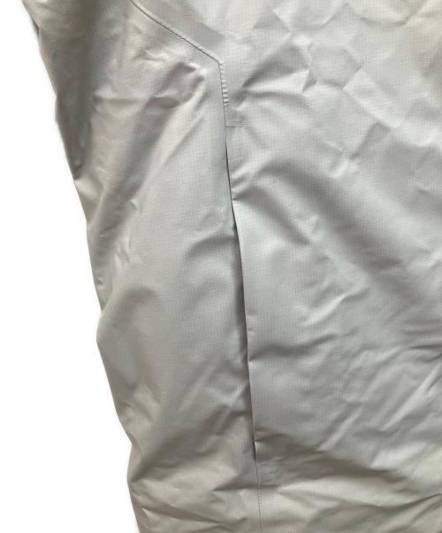 ARC'TERYX VEILANCE（アークテリクスヴェイランス）ARC'TERYX VEILANCE (アークテリクスヴェイランス) ALTUS DOWN JACKET ライトグレー サイズ:XSの古着・服飾アイテム