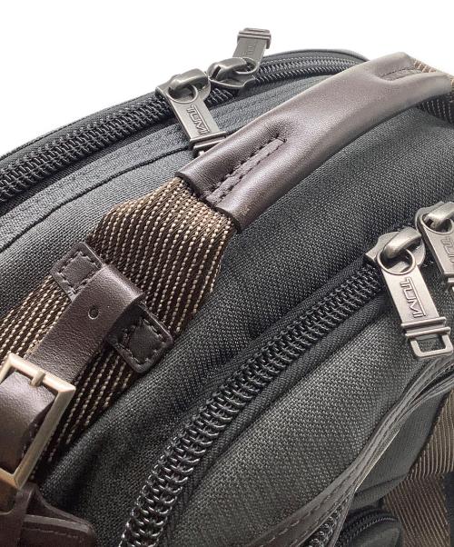 TUMI（トゥミ）TUMI (トゥミ) Shaw Deluxe Brief Pack　リュック ブラウン×グレーの古着・服飾アイテム