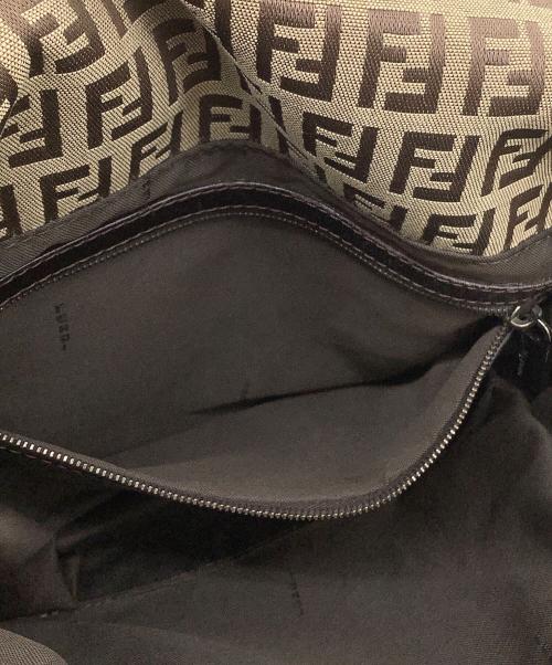 FENDI（フェンディ）FENDI (フェンディ) ズッキーノ　マンマバケット　ハンドバッグ ベージュ×ブラックの古着・服飾アイテム