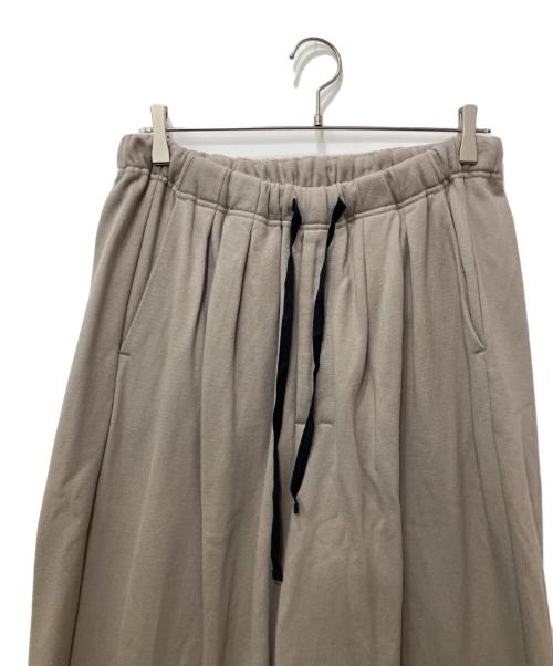 ANCELLM（アンセルム）ANCELLM (アンセルム) 2TUCK SWEAT PANTS ベージュ サイズ:2の古着・服飾アイテム