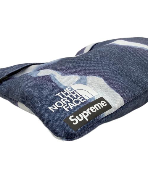 THE NORTH FACE（ザ ノース フェイス）THE NORTH FACE (ザ ノース フェイス) Supreme (シュプリーム) Bleached Denim Shoulder Bag ショルダーバッグ ブルー×ホワイトの古着・服飾アイテム