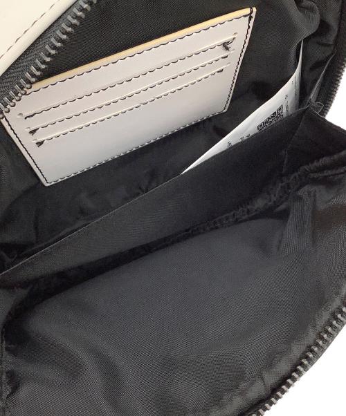 PUMA（プーマ）PUMA (プーマ) ami (アミ) SMALL SHOULDER BAG　ショルダーバッグ ホワイト×ブラックの古着・服飾アイテム