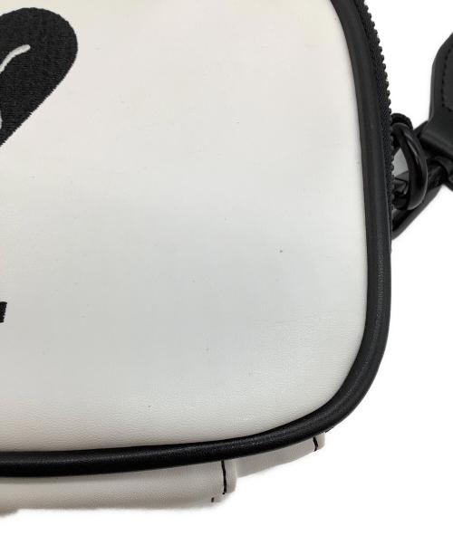 PUMA（プーマ）PUMA (プーマ) ami (アミ) SMALL SHOULDER BAG　ショルダーバッグ ホワイト×ブラックの古着・服飾アイテム