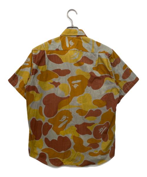 A BATHING APE（アベイシングエイプ）A BATHING APE (アベイシングエイプ) 半袖シャツ ベージュ サイズ:Lの古着・服飾アイテム