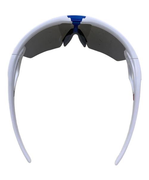 OAKLEY（オークリー）OAKLEY (オークリー) サングラス ホワイトの古着・服飾アイテム