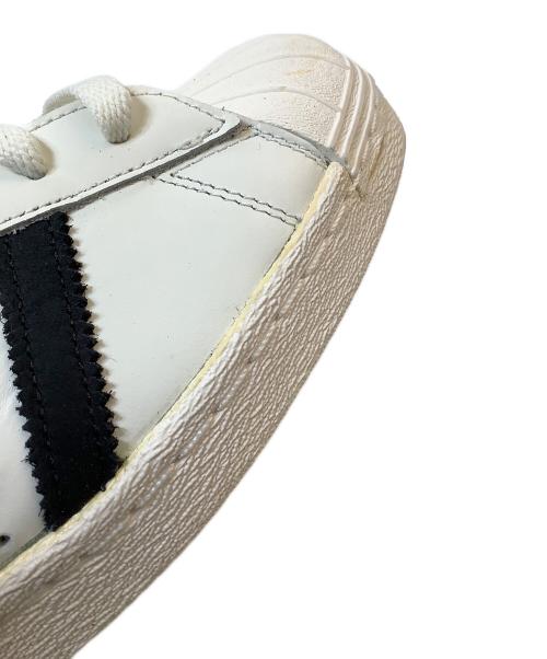 adidas（アディダス）adidas (アディダス) SUPERSTAR 80s VINTAGE DX WHITE BLACK　スニーカー ホワイト サイズ:27 未使用品の古着・服飾アイテム