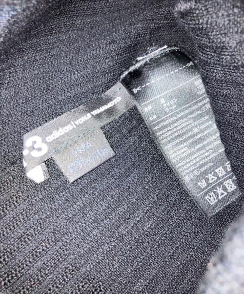 Y-3（ワイスリー）Y-3 (ワイスリー) YOHJI YAMAMOTO (ヨウジヤマモト) ニット帽 ホワイト×ブラックの古着・服飾アイテム