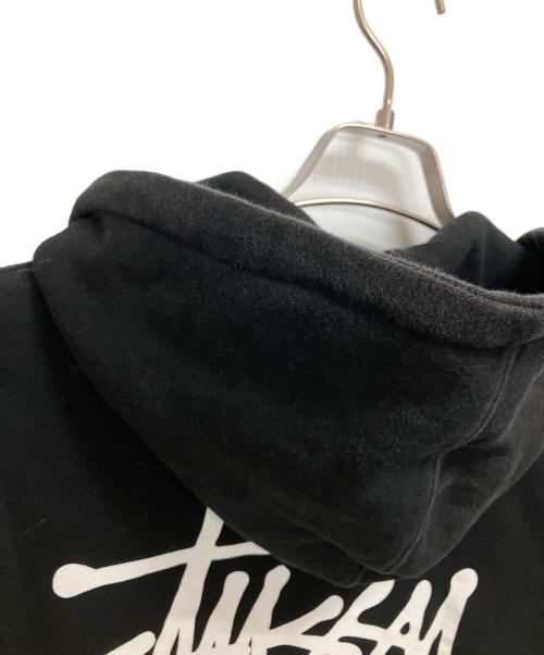 stussy（ステューシー）stussy (ステューシー) ロゴフーディ　プルオーバーパーカー ブラック サイズ:Mの古着・服飾アイテム