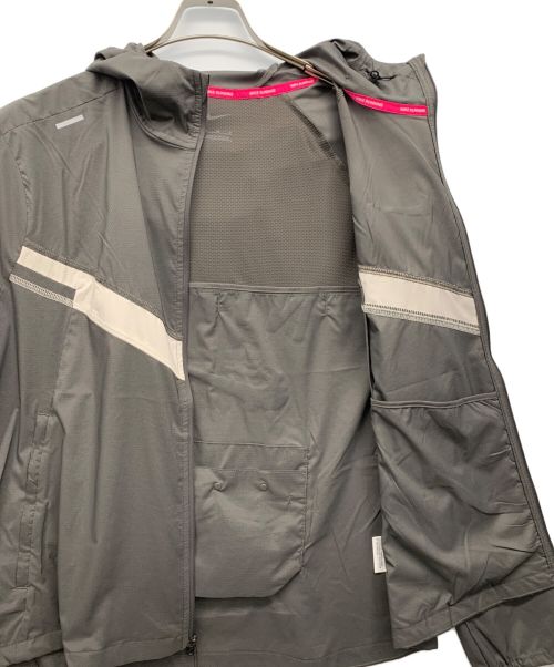 NIKE（ナイキ）NIKE (ナイキ) ナイロンジャケット グレー サイズ:M 未使用品の古着・服飾アイテム